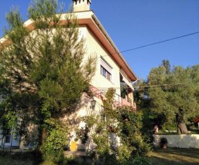 Possidi family house with parking, garden and AC
